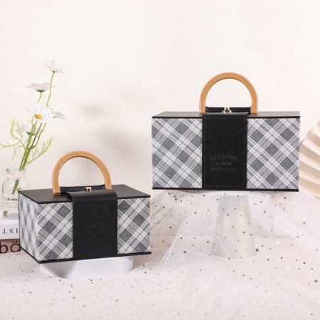 كاروهات اسود